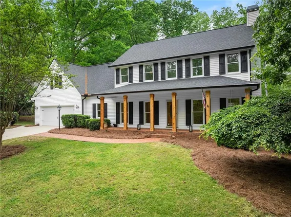 2511 N Oaks Dr, Gainesville, GA 30506