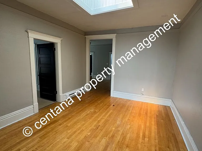 701 W Galena — Photo 2