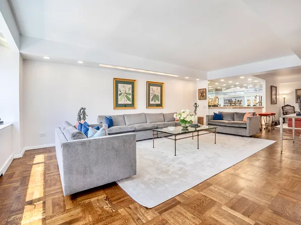 200 East 57th Street 9A image 2 of 15