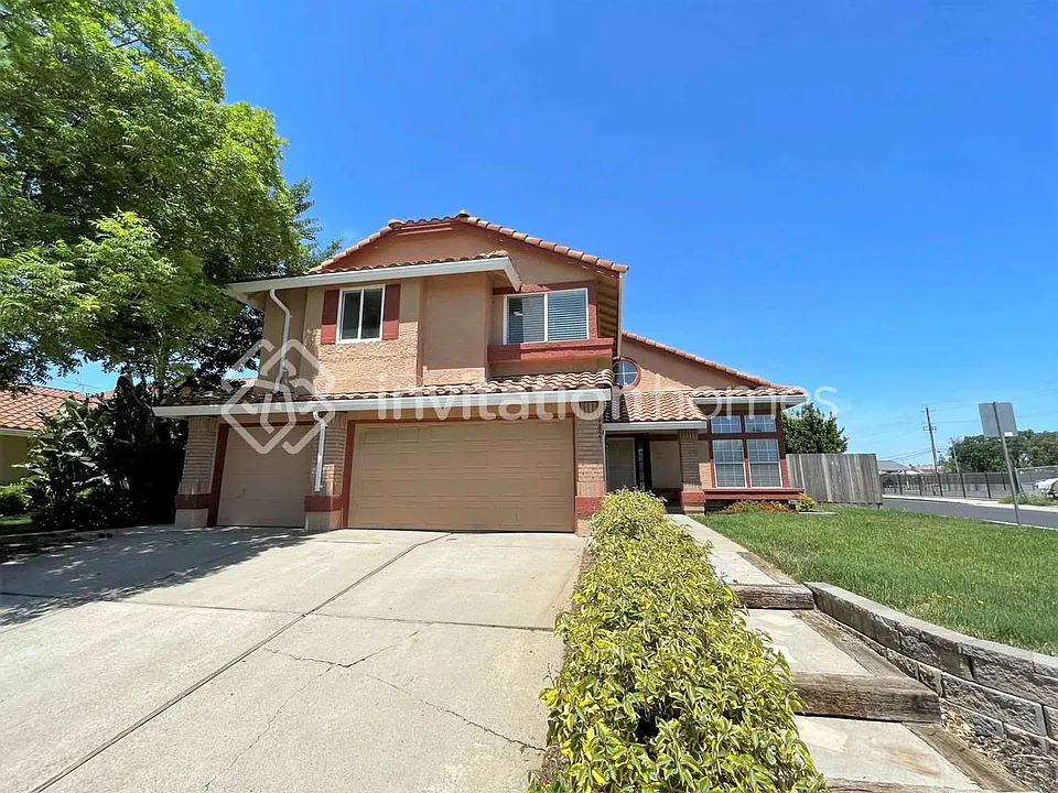 4821 Laguna West Way