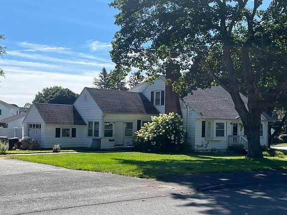 3rd image of 62 Foss Rd