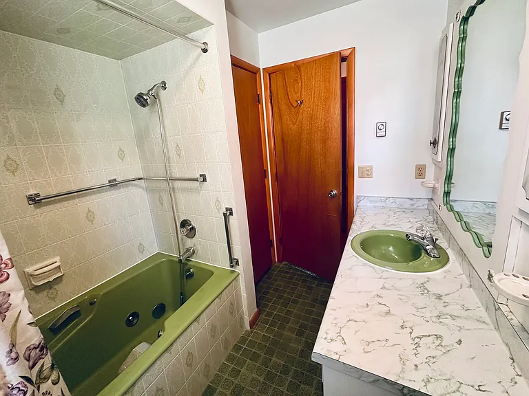 410 Barbara Dr — Photo 20