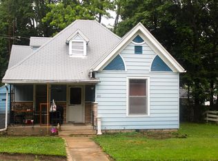 860 11th St, Charleston, IL 61920