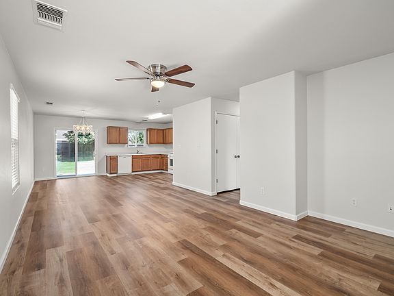 5th image of 4304 W Elkhorn Avenue