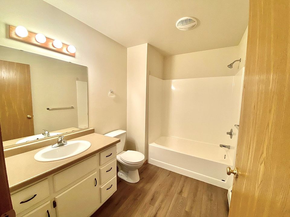 Hilltop Apartments 625 E Chesak Ave Edgar WI Zillow