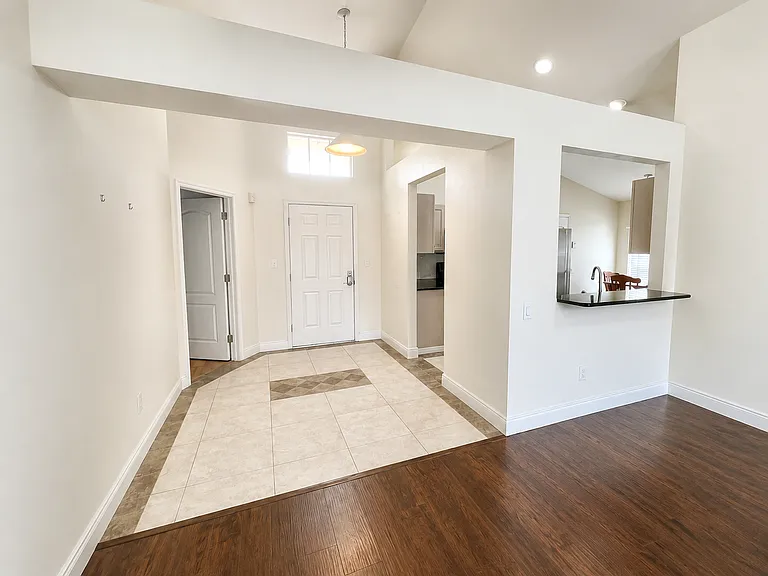 4201 Pine Isle Dr — Photo 4