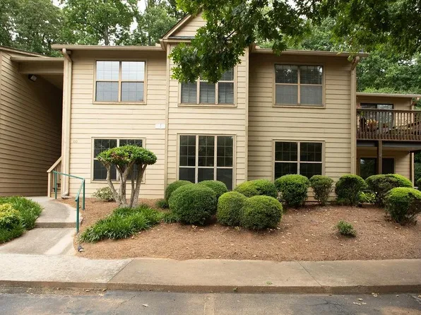 2235 Old Hamilton Pl, Gainesville, GA 30507