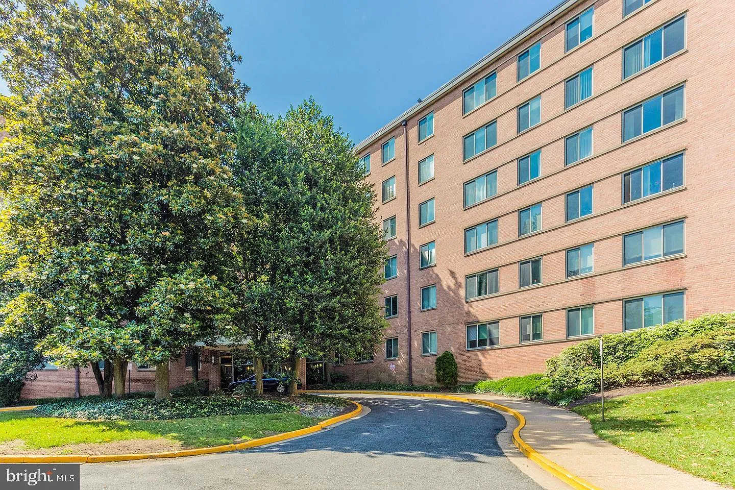 1 bed, 719 sqft, $2,026 — Photo 2