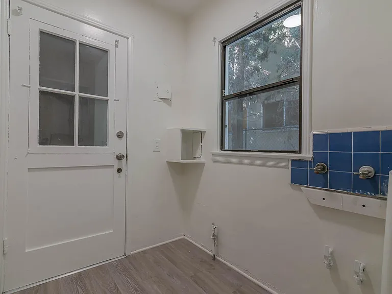 14858 1/4 Dickens St — Photo 7