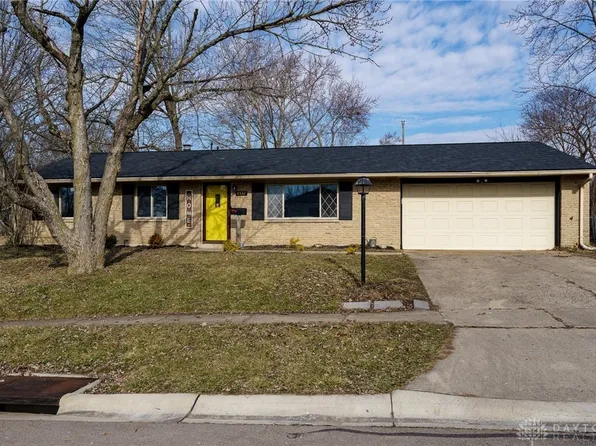 4537 Skylark Dr, Englewood, OH 45322
