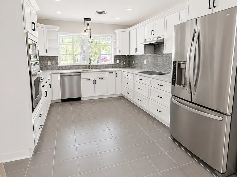 4208 Iola Dr — Photo 2