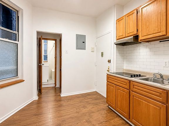 3rd image of 176 Ludlow St APT 1H