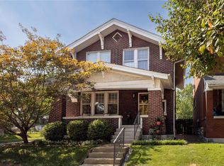 902 Dover Pl, Saint Louis, MO 63111