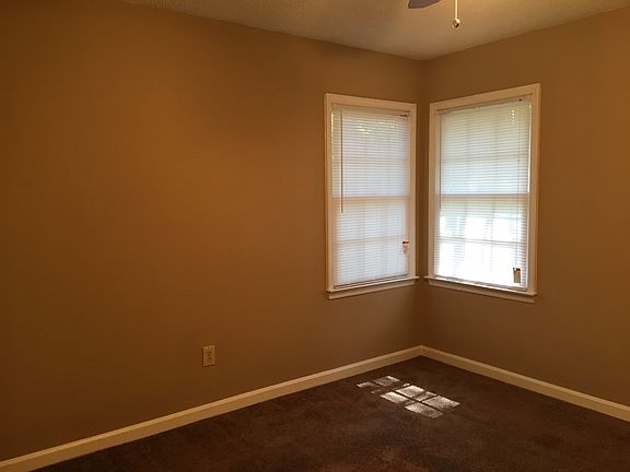 3 bedrooms; master has walk-in closet and full bath