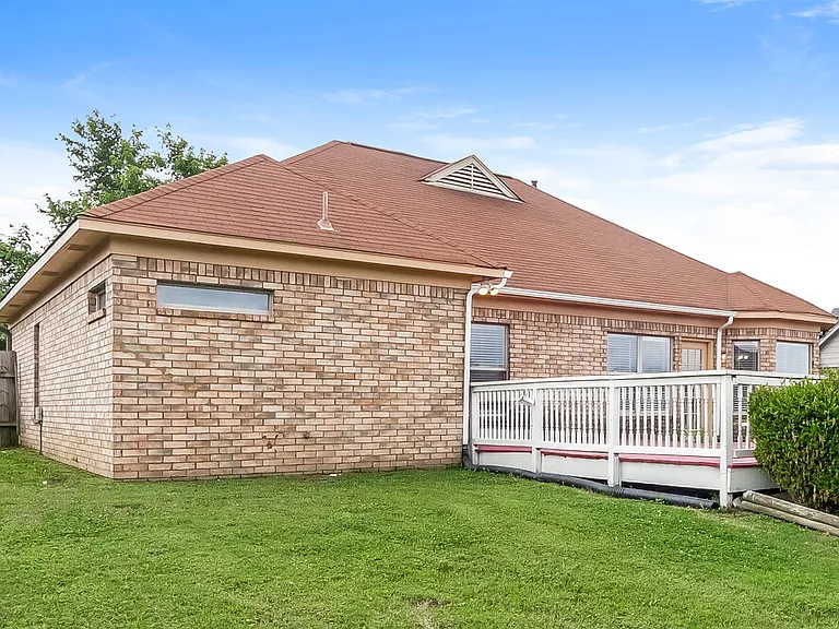 60 Penny Ln — Photo 16
