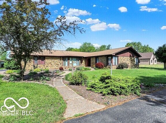 3rd image of 5272 N Graham Rd
