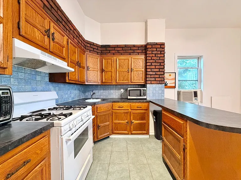 514 Monastery Pl #2R — Photo 8