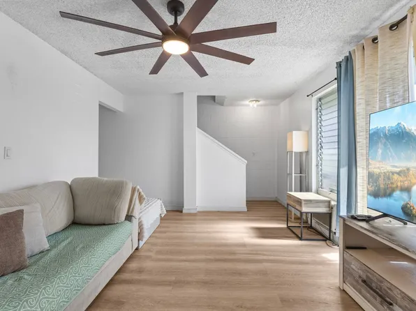 98-260 Ualo St APT 2, Aiea, HI 96701