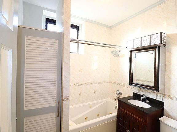 4th image of 621 Saint Marks Ave #2B