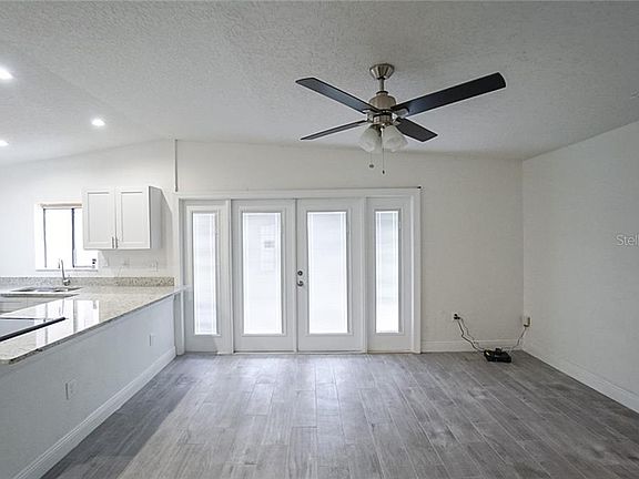 3rd image of 4917 Balboa Dr