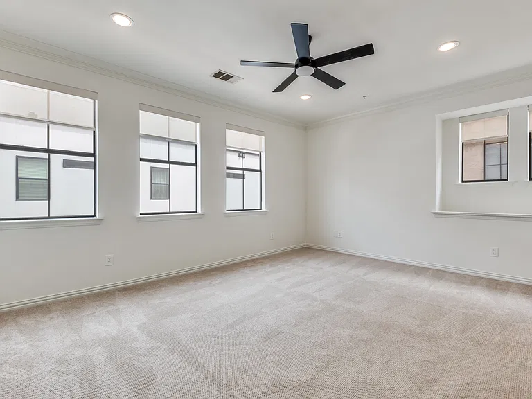 5804 Hudson St #B — Photo 11
