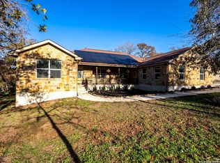 525 Enchanted Oak Dr, La Vernia, TX 78121
