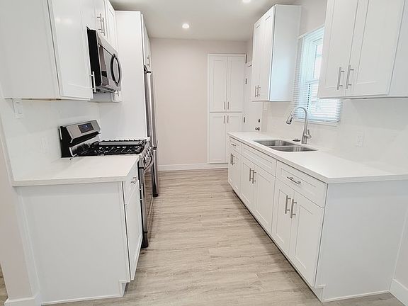 2nd image of 523 Ivy St #3