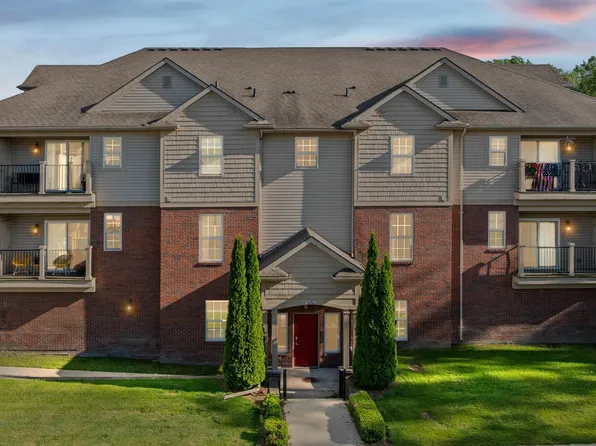 5656 Flagstaff Pines Dr #401, Utica, MI 48317