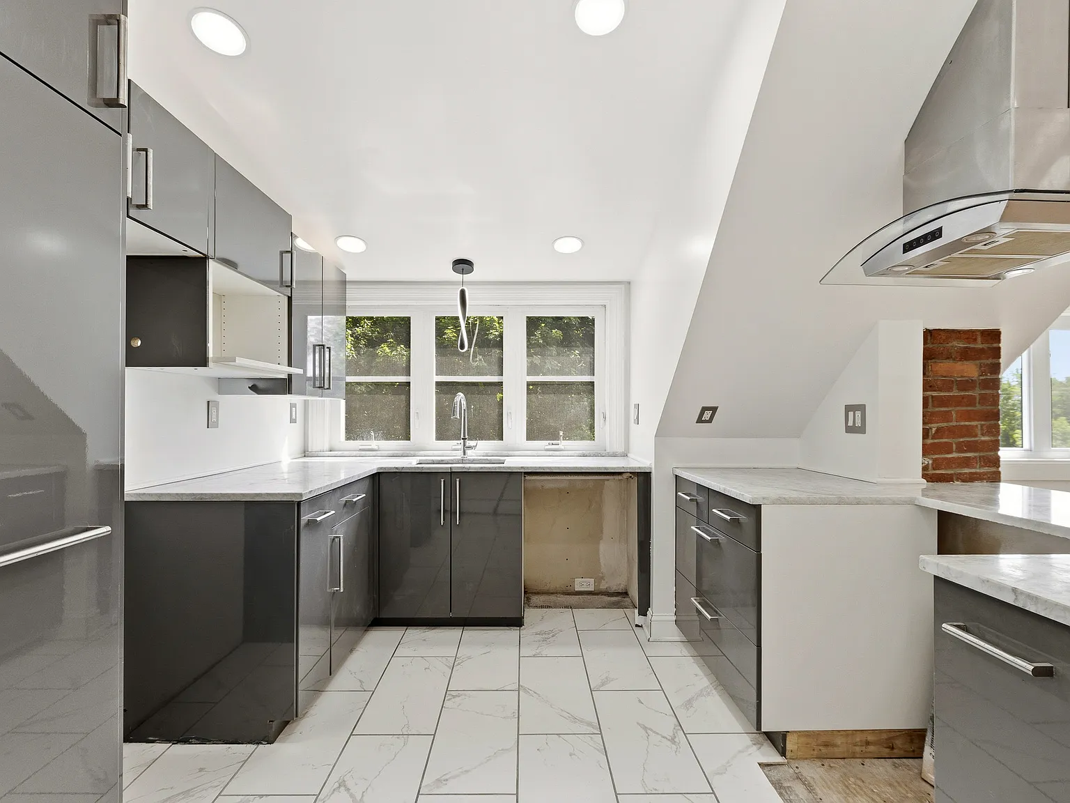 481 Danforth Street - 3 — Photo 4