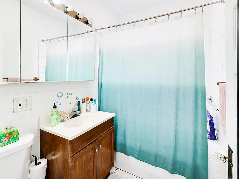 3435 N Harding Ave #2 — Photo 7