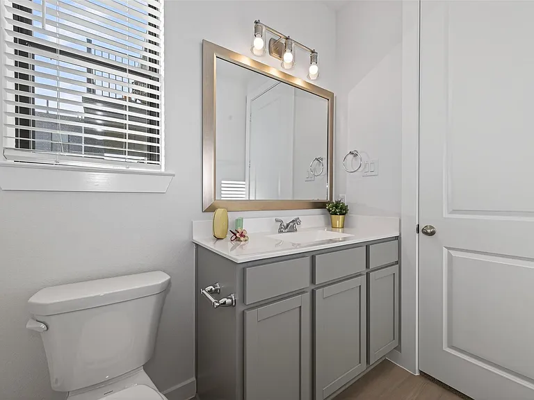 1213 Mercantile St — Photo 25