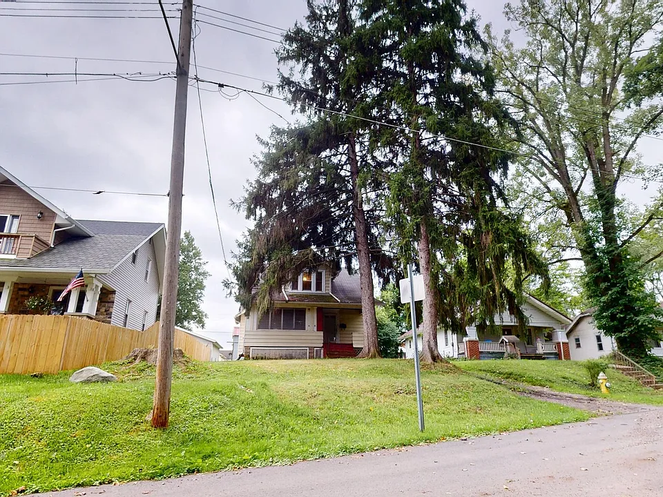 252 Elmwood Dr