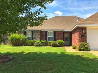 1135 Charles St, Pea Ridge, AR 72751