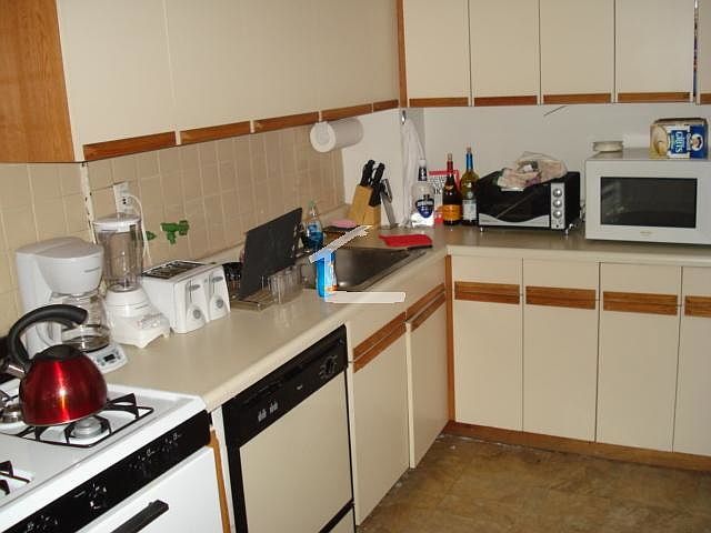 2nd image of 1122 Commonwealth Ave APT 04
