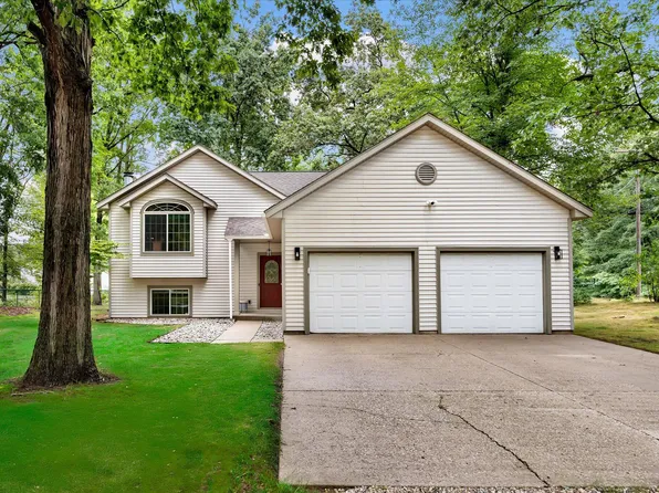 8100 Seminole Dr, Howard City, MI 49329