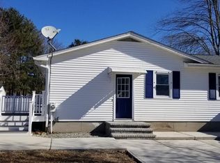 76 Penncastle St, Springfield, MA 01129