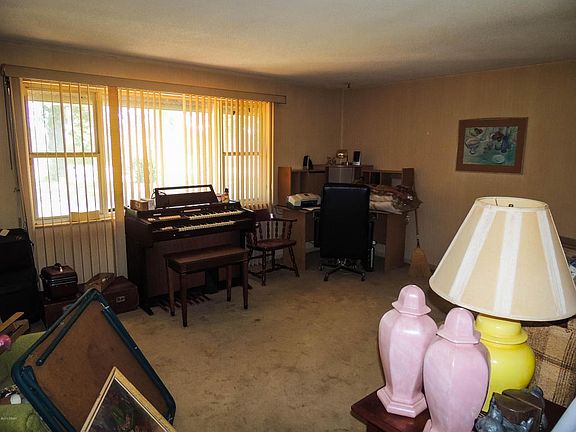 4th image of 796 Joy St