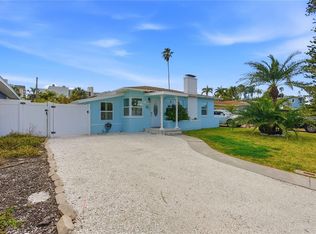 15424 2nd St E, Madeira Beach, FL 33708