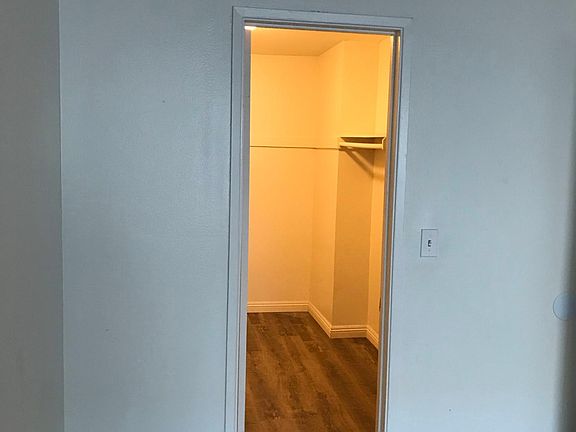4th image of 1028 Lombard Dr APT B