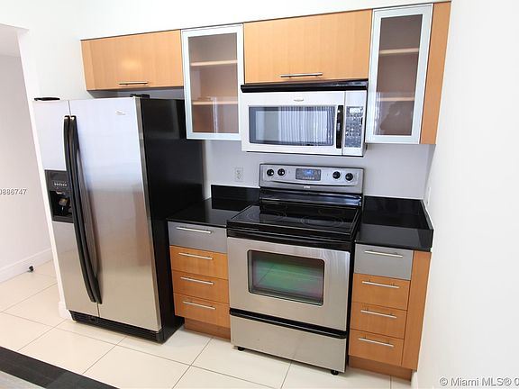 3rd image of 1750 N Bayshore Dr APT 2110