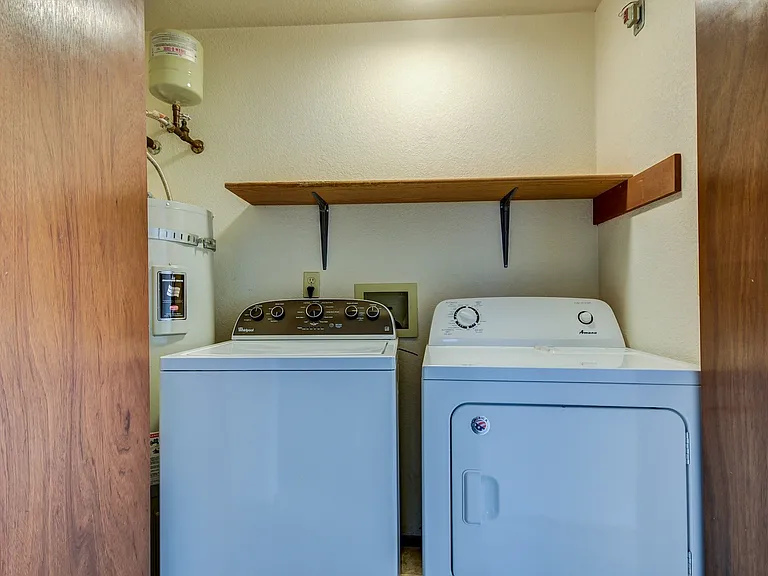 M0755-455 S. Oak Harbor Street — Photo 11