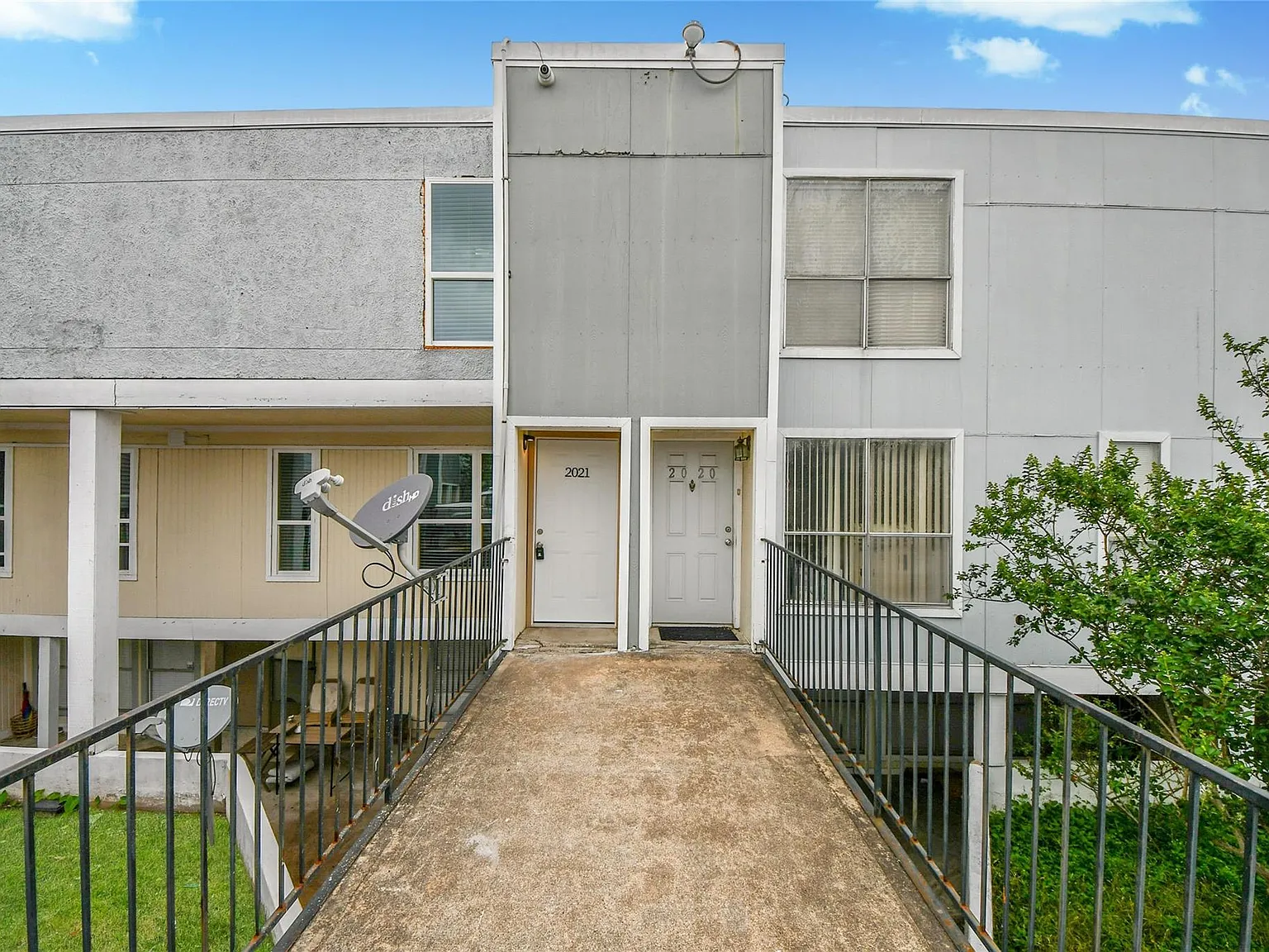 2 bed, 2.5 bath, 1490 sqft, $1,800 — Photo 1