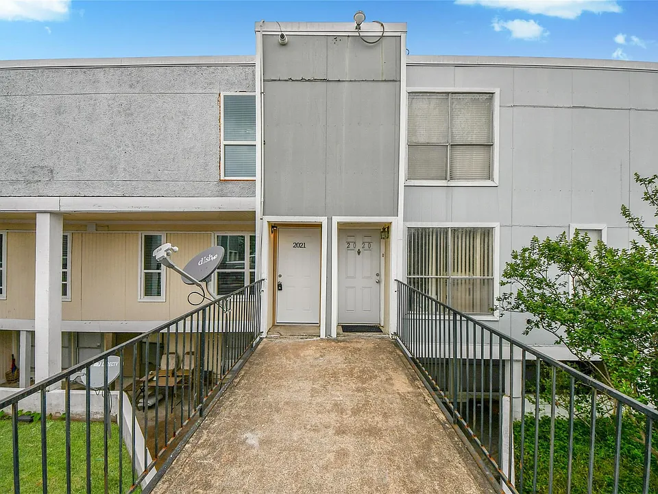 781 Country Place Dr #2021