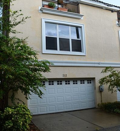 3rd image of 212 7th Ave N