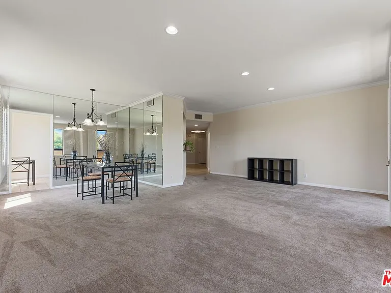 1315 Roxbury Dr #201 — Photo 7