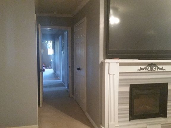 3rd image of 1442 Roanoak Dr