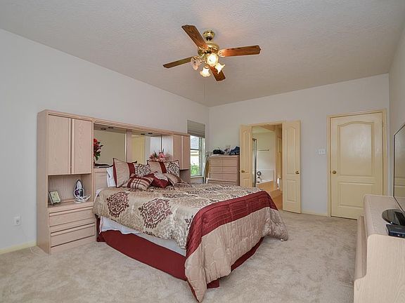 5th image of 3203 London Ct