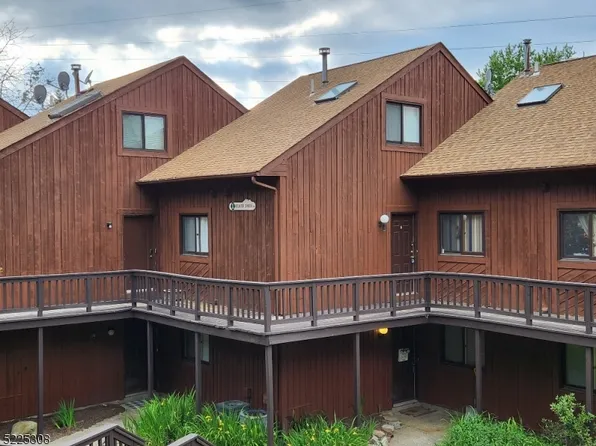 1 Beaver Creek Dr. Unit 4 #4, Vernon Twp., NJ 07462