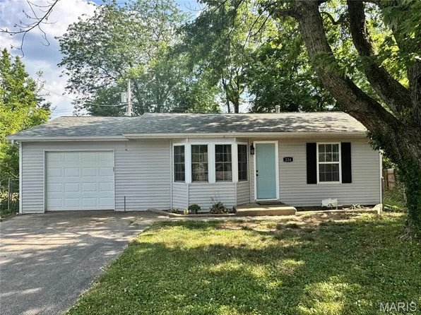 224 Lucinda Dr, Fairview Heights, IL 62208