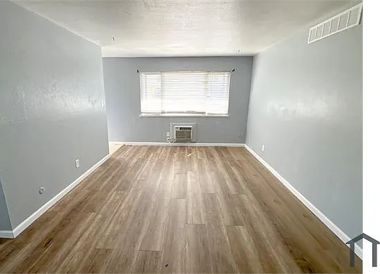 2 bed, 875 sqft, $1,895 — Photo 3